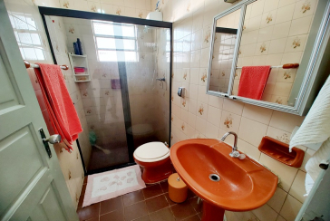 Casa assobradada à venda no Parque São Domingos na Rua Armando Martino