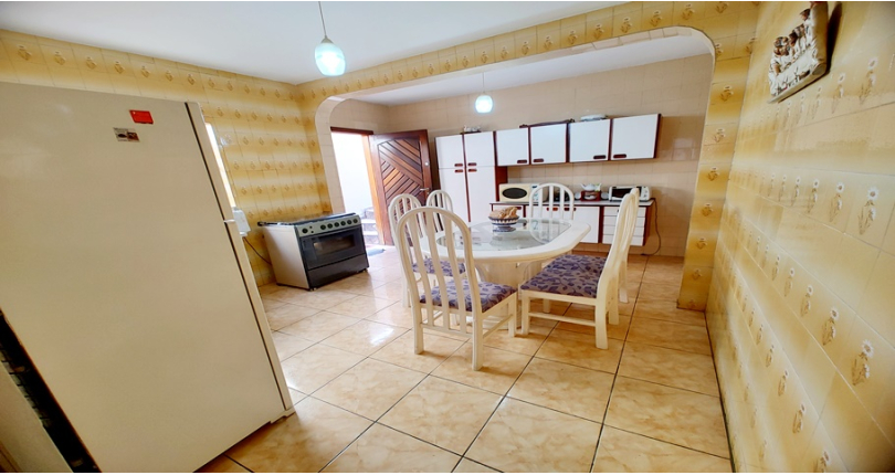 Casa assobradada à venda no Parque São Domingos na Rua Armando Martino