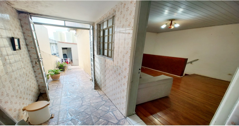 Casa assobradada à venda no Parque São Domingos na Rua Armando Martino