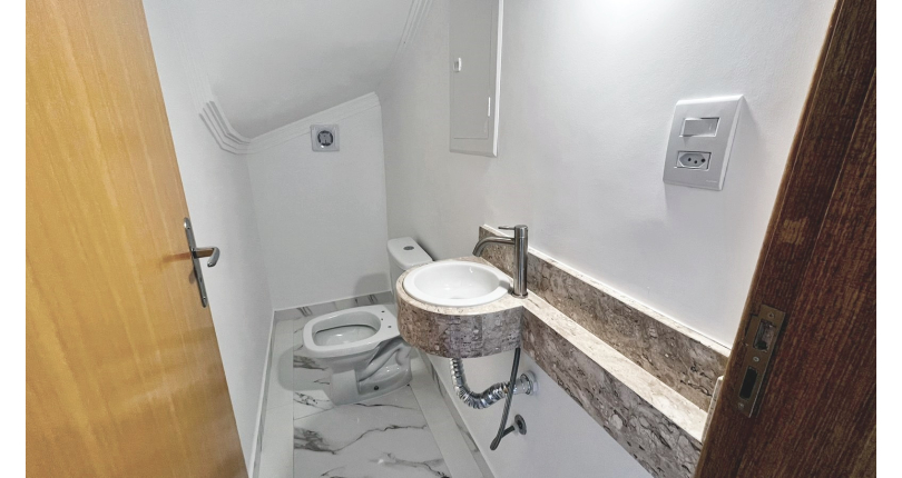 Sobrado novo à venda no Parque São Domingos na Rua Almeida Filho