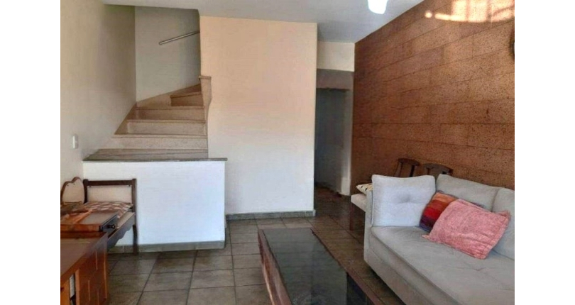 Sobrado à venda no Parque São Domingos na Rua José da Costa Valério