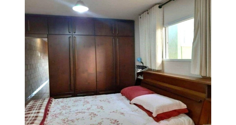 Sobrado à venda no Parque São Domingos na Rua José da Costa Valério