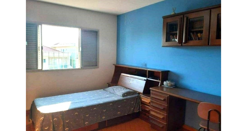 Sobrado à venda no Parque São Domingos na Rua José da Costa Valério