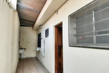 Bom Sobrado à venda no Jardim Mangalot na Rua General Lauro Cavalcanti de Farias,