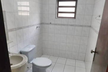 Bom Sobrado à venda no Jardim Mangalot na Rua General Lauro Cavalcanti de Farias,