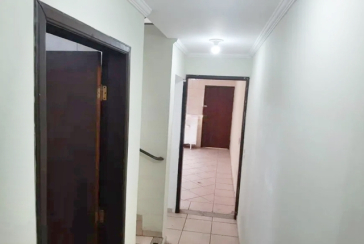 Bom Sobrado à venda no Jardim Mangalot na Rua General Lauro Cavalcanti de Farias,