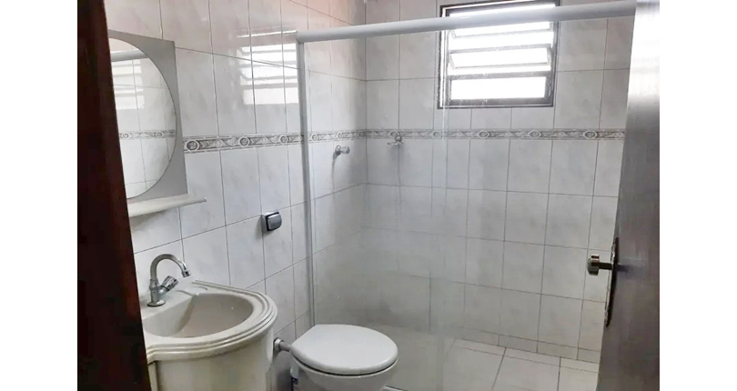 Bom Sobrado à venda no Jardim Mangalot na Rua General Lauro Cavalcanti de Farias,