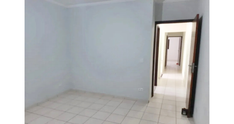 Bom Sobrado à venda no Jardim Mangalot na Rua General Lauro Cavalcanti de Farias,