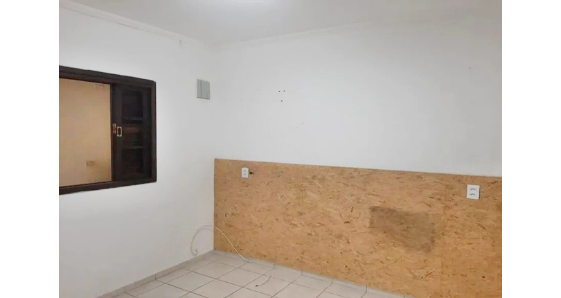 Bom Sobrado à venda no Jardim Mangalot na Rua General Lauro Cavalcanti de Farias,