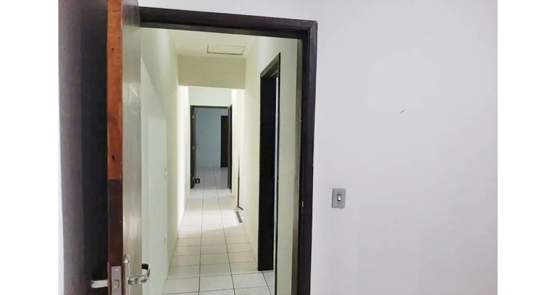 Bom Sobrado à venda no Jardim Mangalot na Rua General Lauro Cavalcanti de Farias,