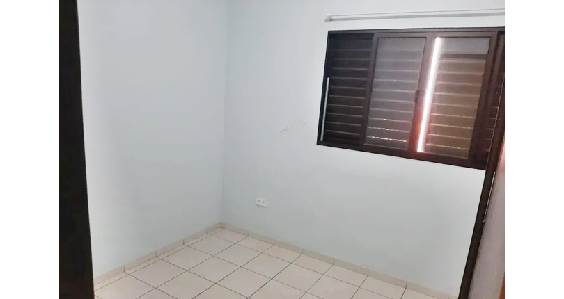 Bom Sobrado à venda no Jardim Mangalot na Rua General Lauro Cavalcanti de Farias,