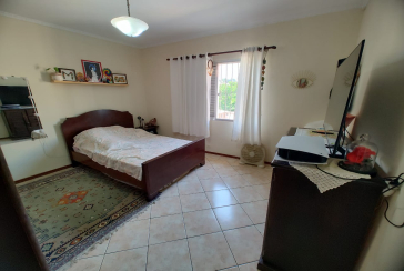 Casa espaçosa à venda na Vila Pirituba na Rua Padre João de Almeida,