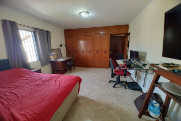 Casa espaçosa à venda na Vila Pirituba na Rua Padre João de Almeida,