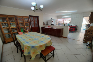 Casa espaçosa à venda na Vila Pirituba na Rua Padre João de Almeida,