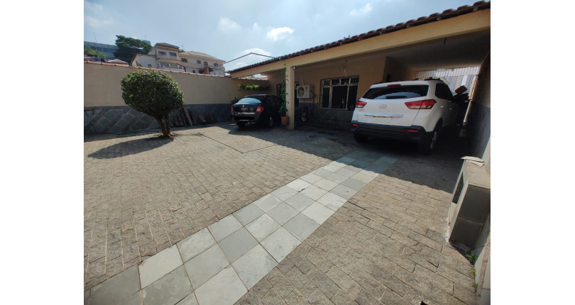 Casa espaçosa à venda na Vila Pirituba na Rua Padre João de Almeida,