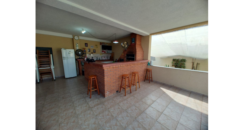 Casa espaçosa à venda na Vila Pirituba na Rua Padre João de Almeida,