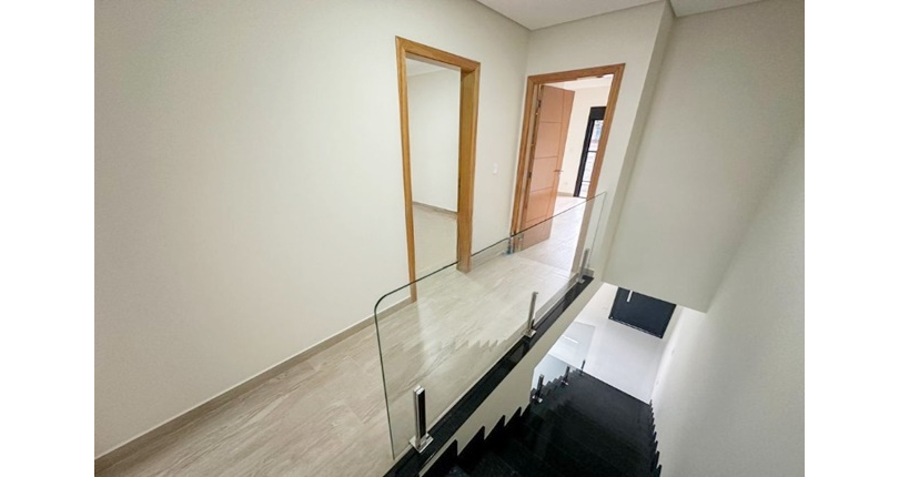 LINDO Sobrado novo á venda no Parque São Domingos na Rua Armando Martino