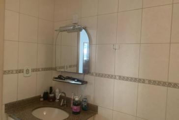 Bom Sobrado à venda na Vila Guedes na Rua Maria Julieta Drummond de Andrade