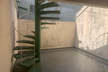 Bom Sobrado à venda na Vila Guedes na Rua Maria Julieta Drummond de Andrade