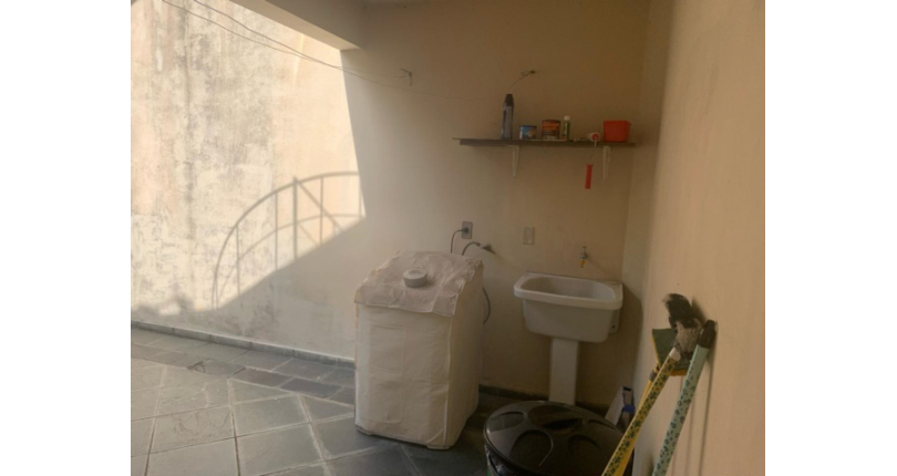 Bom Sobrado à venda na Vila Guedes na Rua Maria Julieta Drummond de Andrade