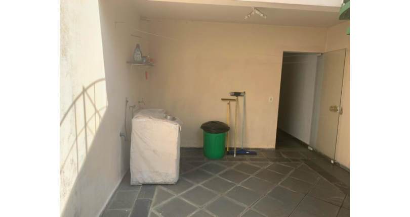 Bom Sobrado à venda na Vila Guedes na Rua Maria Julieta Drummond de Andrade