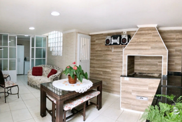 Belo Sobrado com arquitetura Única à venda no Jardim Vista Linda na Rua Jabiberi,