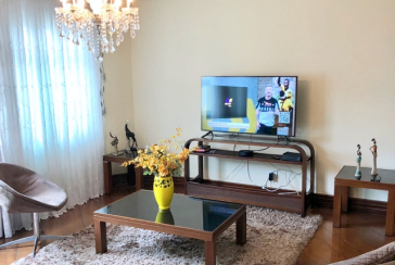 Belo Sobrado com arquitetura Única à venda no Jardim Vista Linda na Rua Jabiberi,