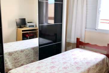 Belo Sobrado com arquitetura Única à venda no Jardim Vista Linda na Rua Jabiberi,