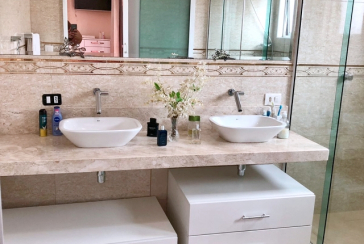 Belo Sobrado com arquitetura Única à venda no Jardim Vista Linda na Rua Jabiberi,