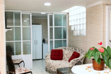 Belo Sobrado com arquitetura Única à venda no Jardim Vista Linda na Rua Jabiberi,