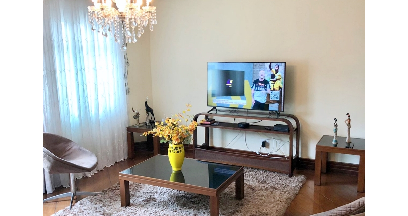 Belo Sobrado com arquitetura Única à venda no Jardim Vista Linda na Rua Jabiberi,