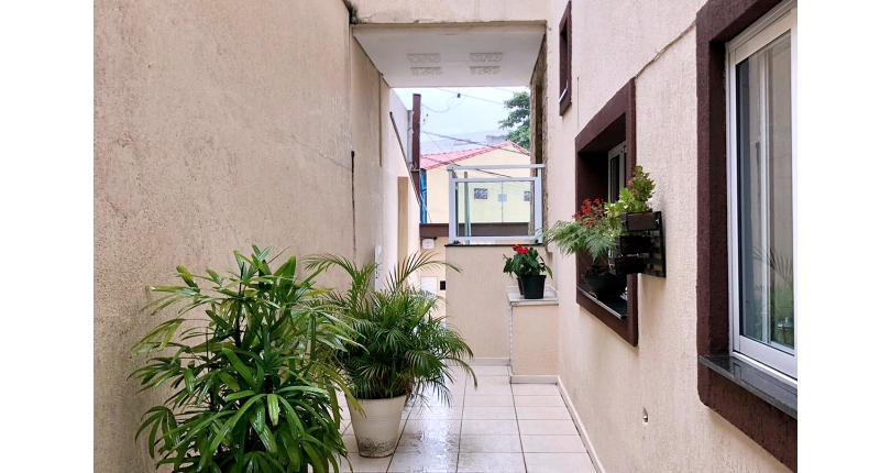 Belo Sobrado com arquitetura Única à venda no Jardim Vista Linda na Rua Jabiberi,