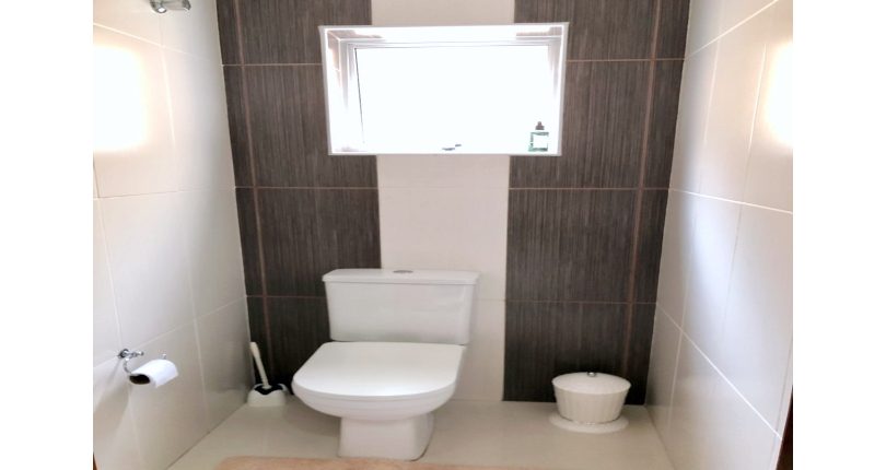 Belo Sobrado com arquitetura Única à venda no Jardim Vista Linda na Rua Jabiberi,