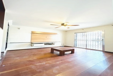 Sobrado à venda no Bairro do Parque São Domingos 