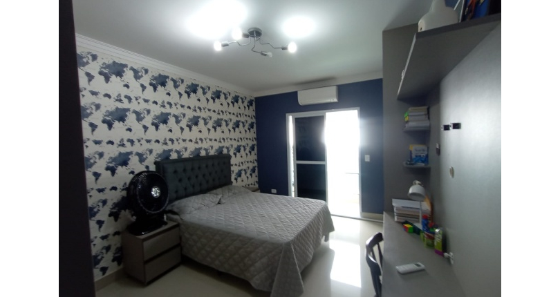 Belo Sobrado à venda no Bairro da Vila Piauí na Rua Afonso Claudio