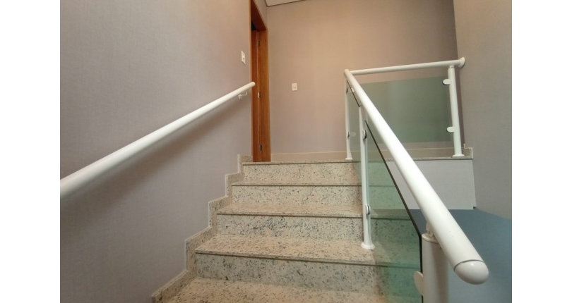 Belo Sobrado à venda no Bairro da Vila Piauí na Rua Afonso Claudio