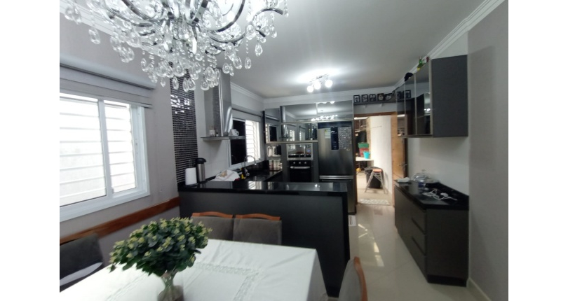 Belo Sobrado à venda no Bairro da Vila Piauí na Rua Afonso Claudio