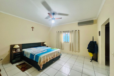 Casa Térrea à venda em Pirassununga no Bairro do Jardim Veneza na Rua Levino Malachias Ferreira