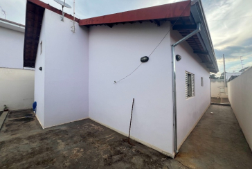 Casa à venda em Pirassununga no Bairro do Parque Clayton Malaman na Rua Acácio dos Santos Júnior