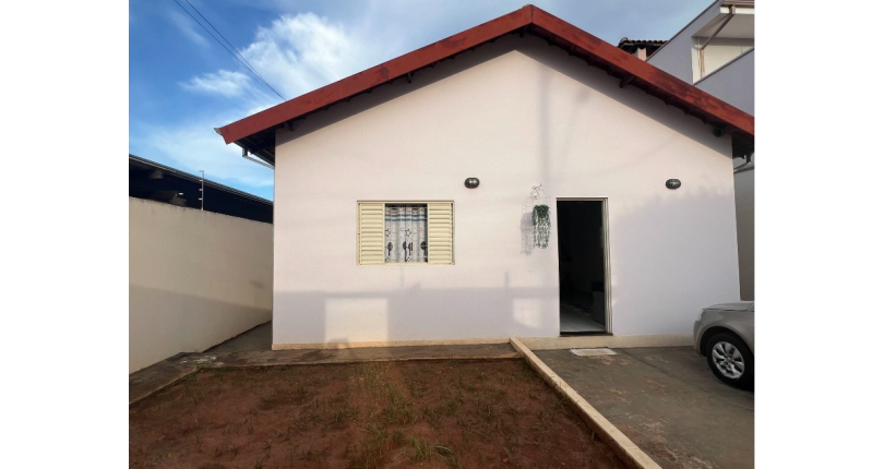Casa à venda em Pirassununga no Bairro do Parque Clayton Malaman na Rua Acácio dos Santos Júnior