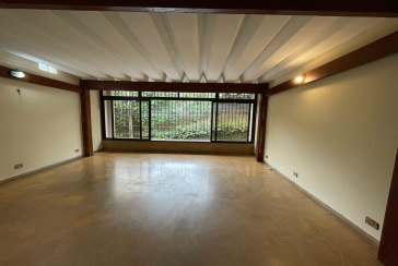 Sobrado à venda no Bairro do Parque Maria Domitila na Rua Monsenhor Castro Nery,