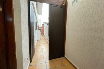 Sobrado à venda no Bairro do Parque Maria Domitila na Rua Monsenhor Castro Nery,