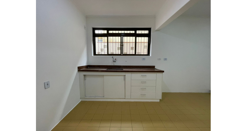 Sobrado à venda no Bairro do Parque Maria Domitila na Rua Monsenhor Castro Nery,