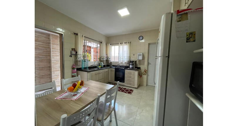 Sobrado à venda Rua Adalberto Melo Lucena, Jardim Santo Elias - Imóveis à Venda