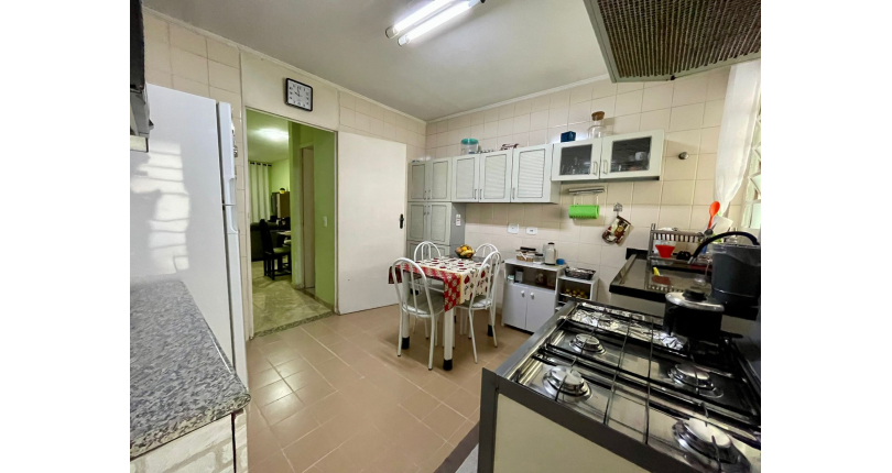 Bom Sobrado à venda no Conjunto Residencial Vista Verde na Rua Desembargador Vicente Sabino Júnior,