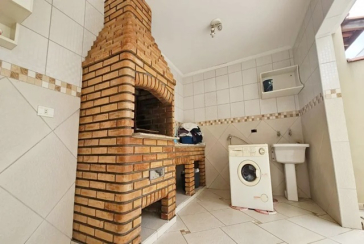 Sobrado à venda no Parque São Domingos na Rua Ibiraúna 