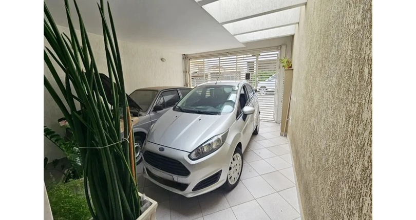 Sobrado à venda no Parque São Domingos na Rua Ibiraúna 