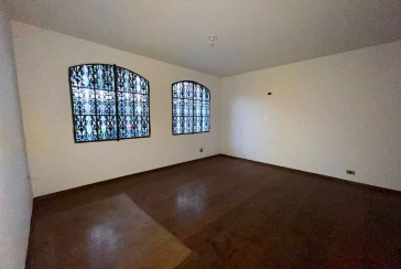 Casa Térrea à venda no Bairro do Parque São Domingos na Rua Artur Bastos