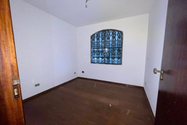 Casa Térrea à venda no Bairro do Parque São Domingos na Rua Artur Bastos