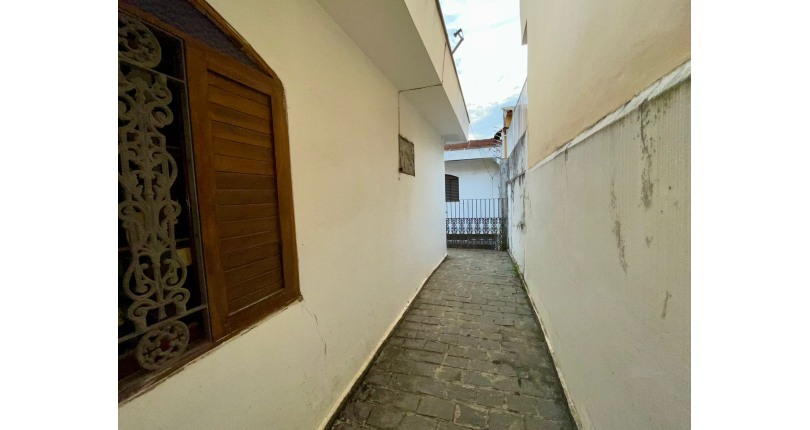 Casa Térrea à venda no Bairro do Parque São Domingos na Rua Artur Bastos